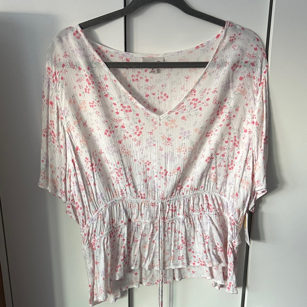 Kohls SO Floral V-Neck Women's Top